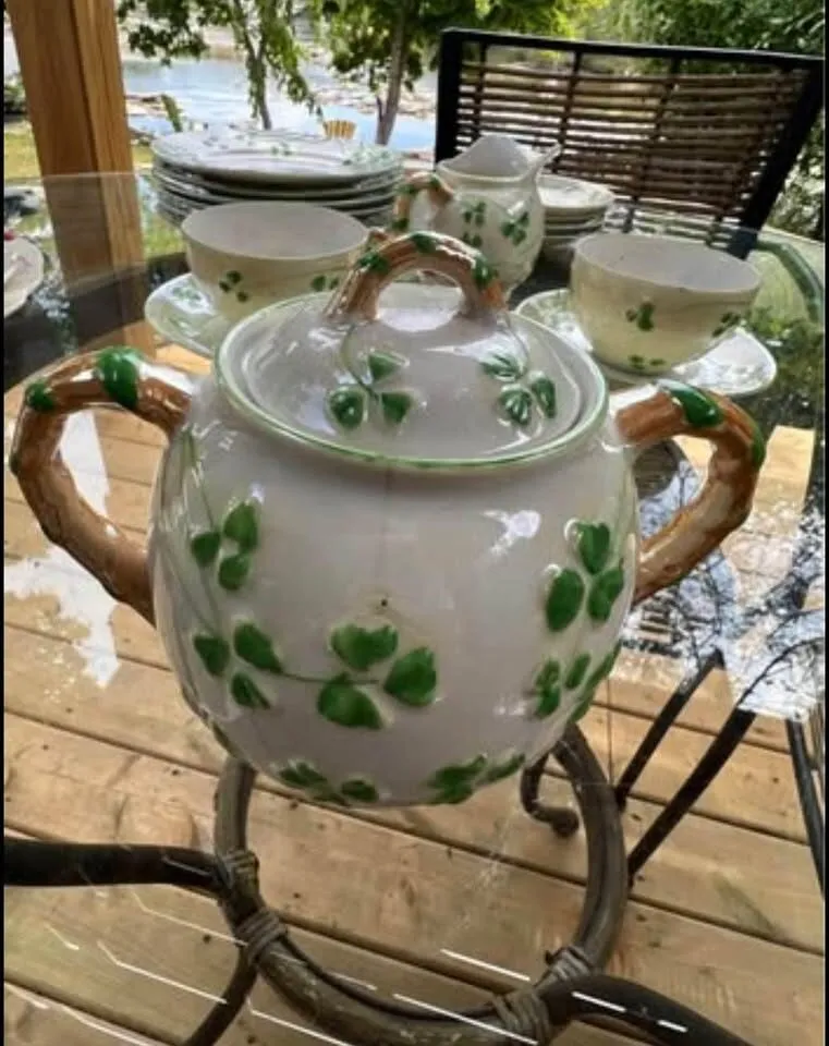 Rare Vintage Erin Ireland Bamboo Handle Shamrock China Tea Set (16-Piece) - photo 3