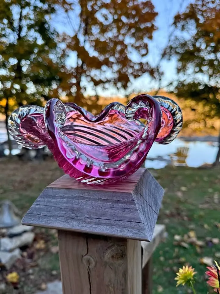 Vintage Ridged Swirls Art Glass Bowl - photo 1