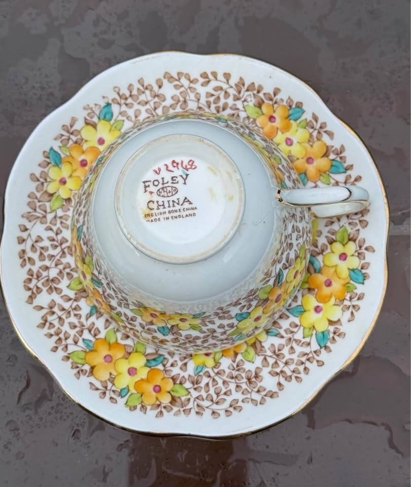Vintage Foley English Bone China Teacup & Saucer Set - Pattern V2948 - photo 2