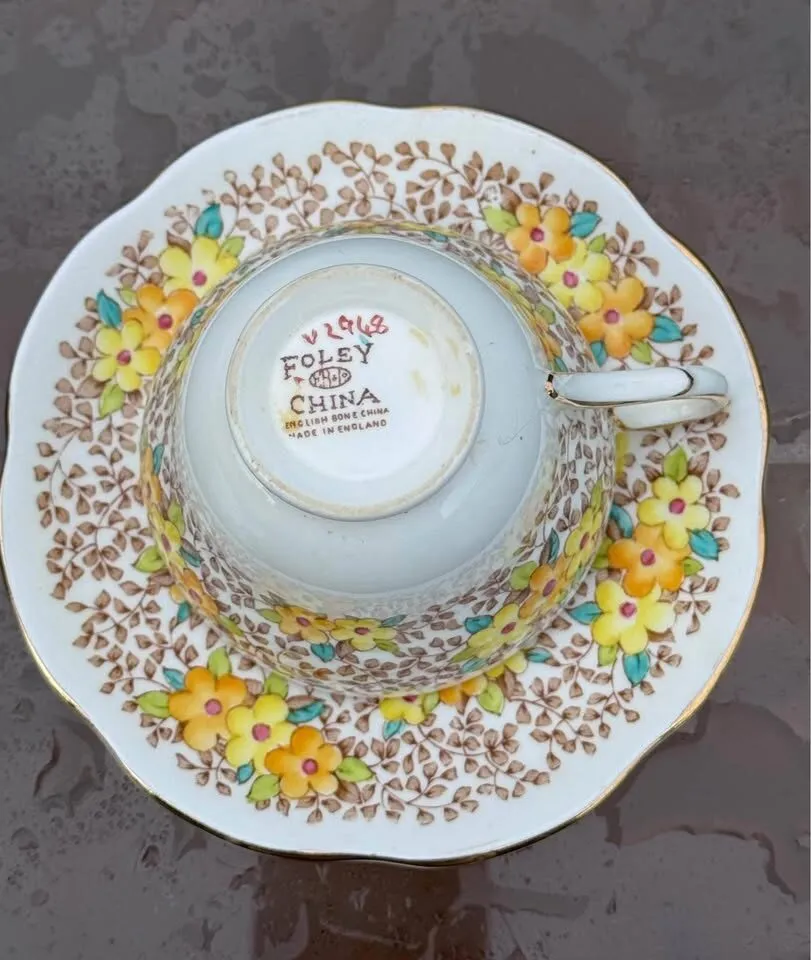 Vintage Foley English Bone China Teacup & Saucer Set - Pattern V2948 - photo 2