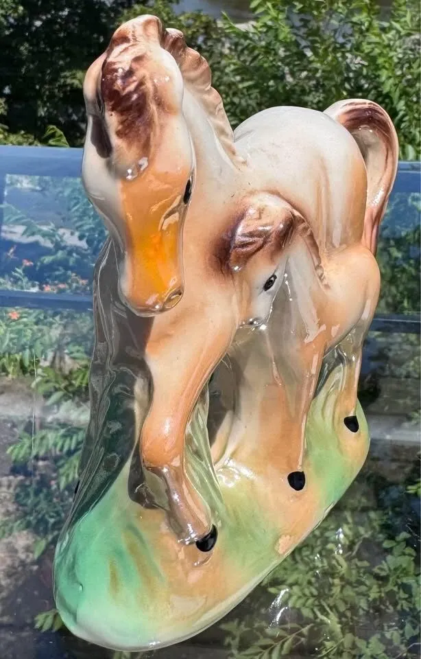 Beautiful Iridescent Lusterware Mare & Foal Statue (Made in Brazil) - photo 4