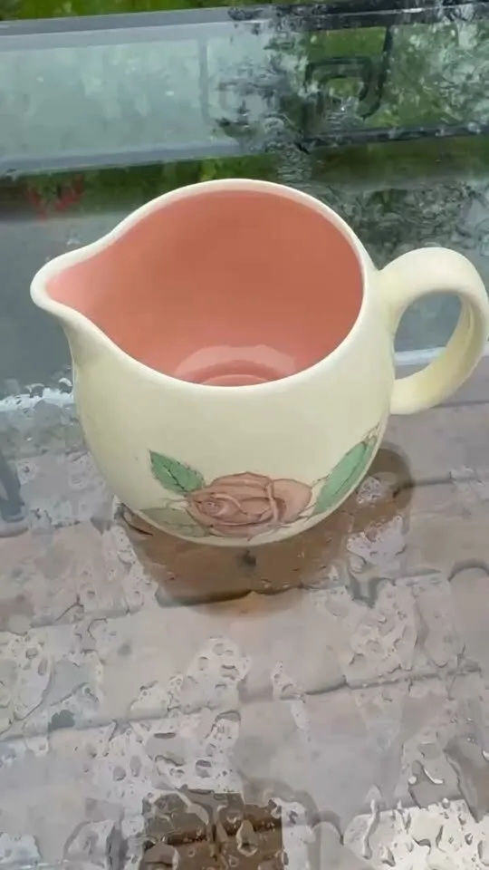 Vintage Susie Cooper "Patricia Rose" Milk Jug / Pitcher - Crown Works Burslem - photo 1