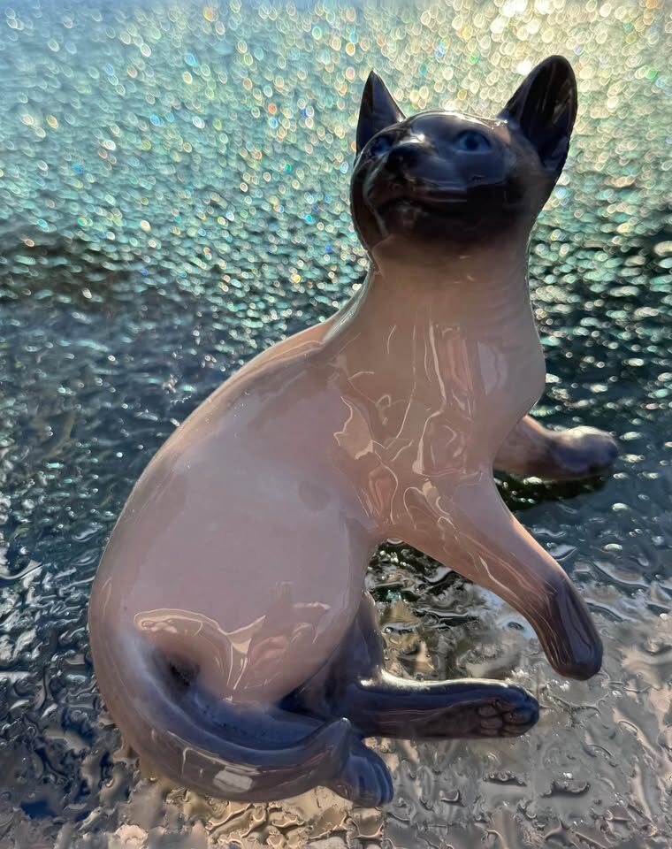 Vintage 1969-1973 Royal Copenhagen Porcelain Siamese Cat Figurine - #2862 - photo 3