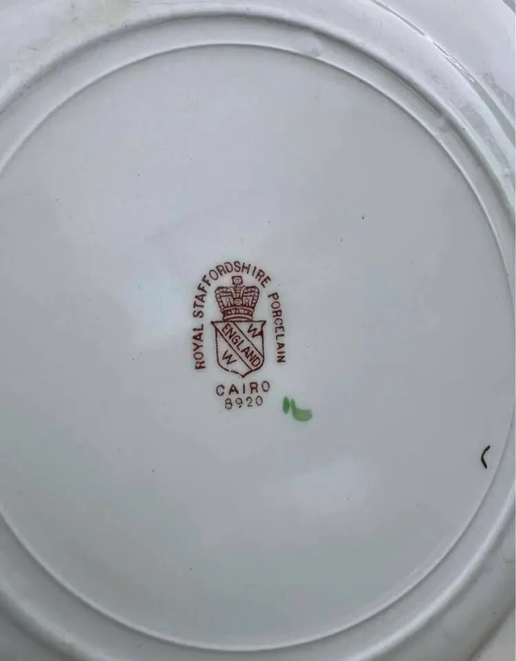 1930s Royal Staffordshire "Cairo" Square Scalloped Plate - Made in England - photo 2