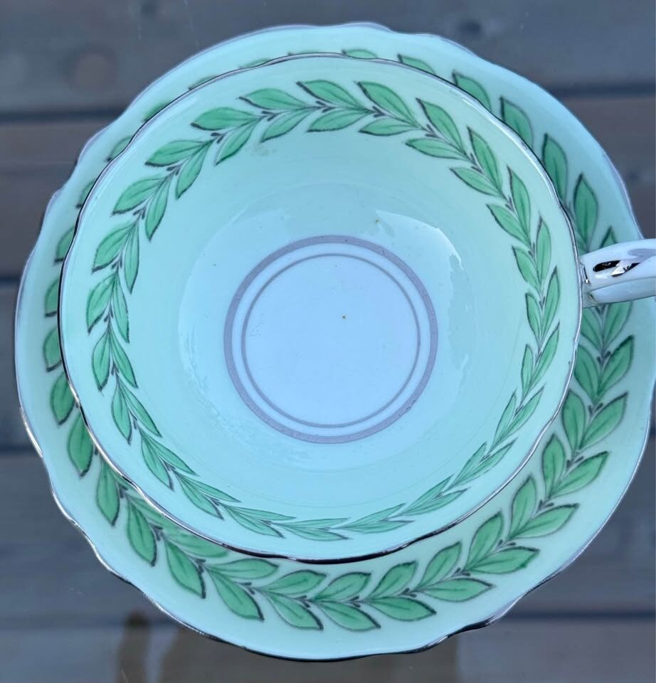 Vintage Paragon Double Royal Warrant Teacup & Saucer Set - Mint Green Pattern 97701 (1939-1949) - photo 5