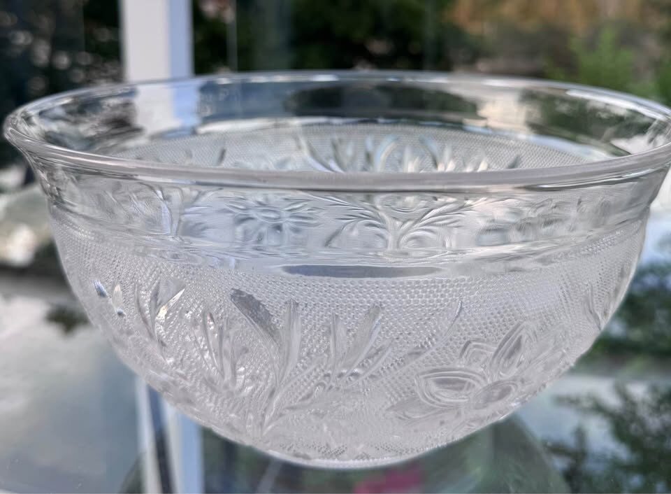 Vintage 9” Glass Bowls - Hazel Atlas "Aurora" & Anchor Hocking "Sandwich" - photo 4