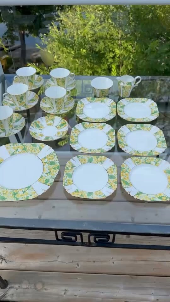 Vintage Royal Albert "Primrose" Bone China Tea Set - 20 Pcs (Service for 5)