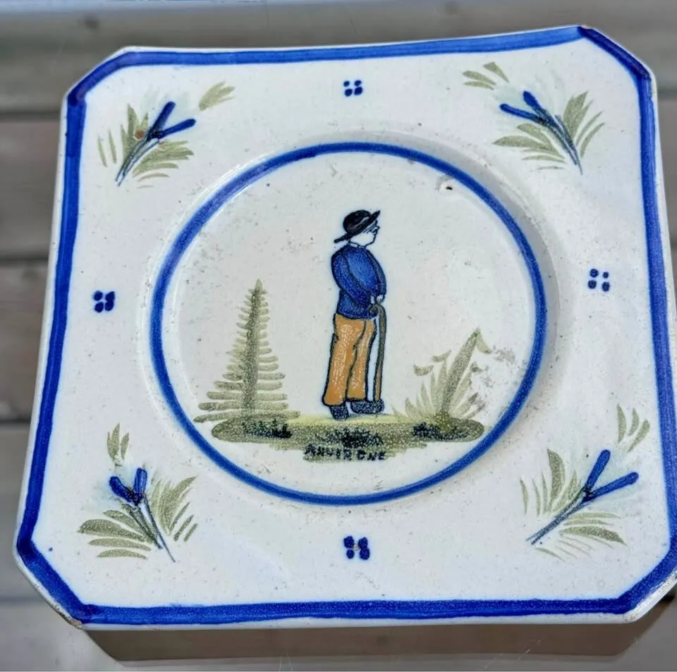 Antique Hand-Painted HB Quimper Square Faience Plate - "Petit Breton" Man - photo 1