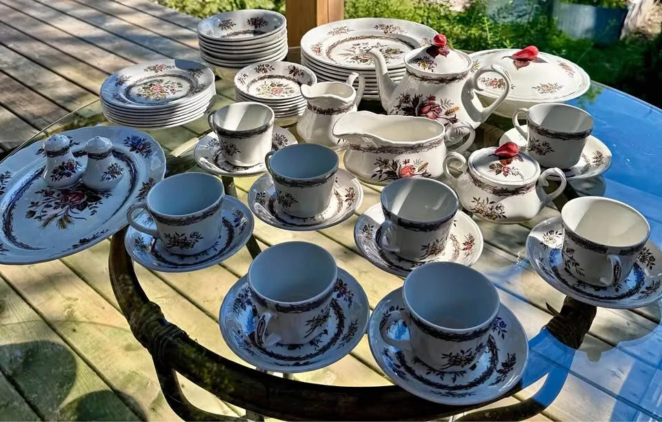 Vintage Wood & Sons "Rosedale" English Ironstone 55 Piece Tableware Set - photo 2