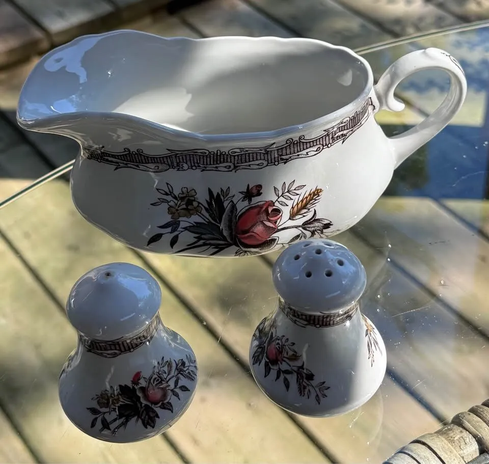 Vintage Wood & Sons "Rosedale" English Ironstone 55 Piece Tableware Set - photo 8