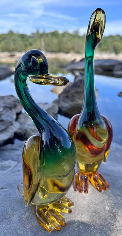 Mid-Century Green & Amber Art Glass Ducks / Geese Set 9” and 11” - photo 2