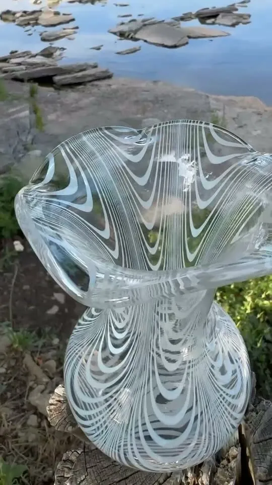 Vintage Murano Style Glass Handkerchief Vase White Mezza Filigrana Swirl 7 1/2” - photo 1