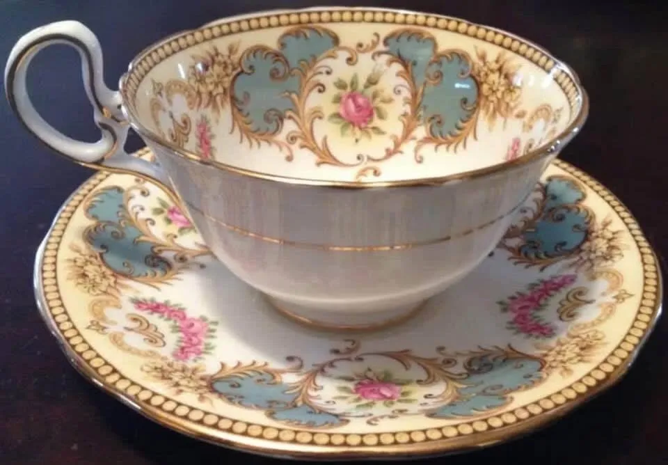 Unique English Antique and Vintage Teacups and saucers - photo 3