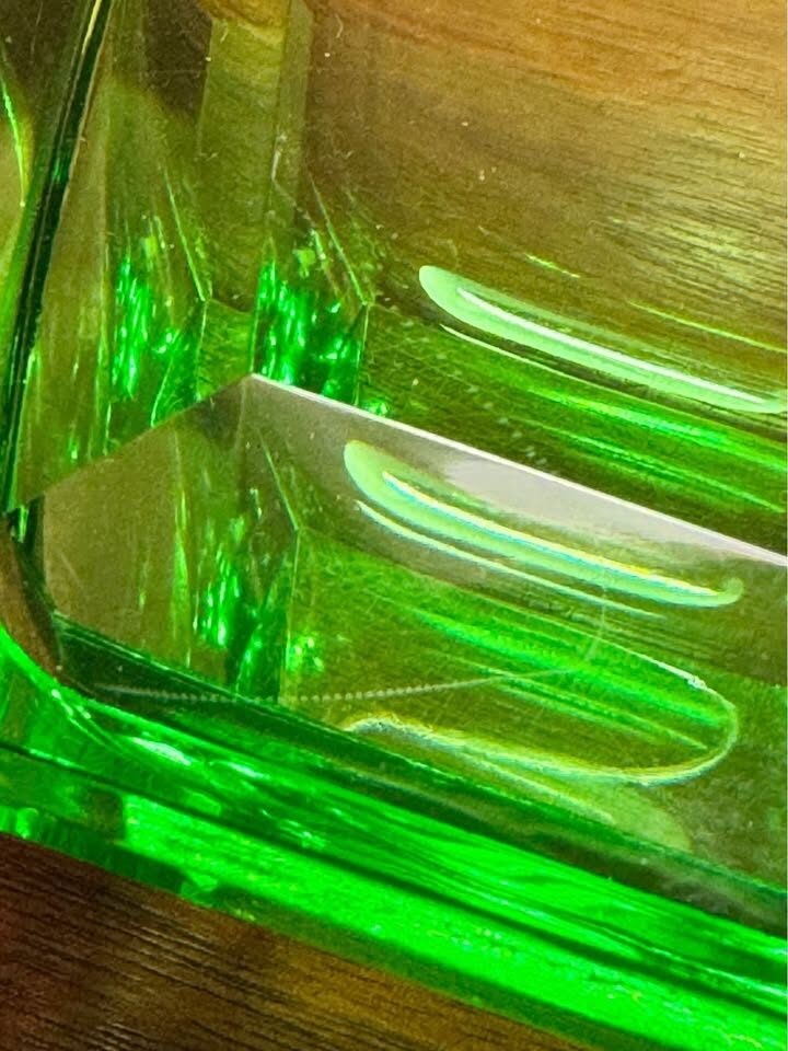 Vintage Art Deco Green Cut Crystal Glass Vanity Jar with Lid - photo 5