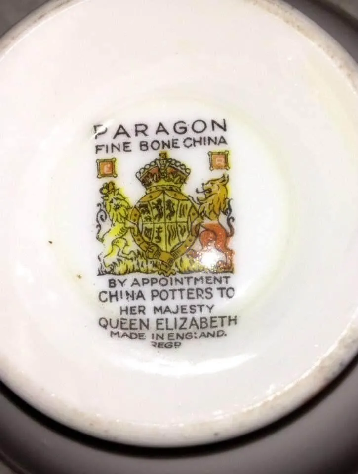 1930s Paragon Queen Anne Dinnerware for 4 - photo 3