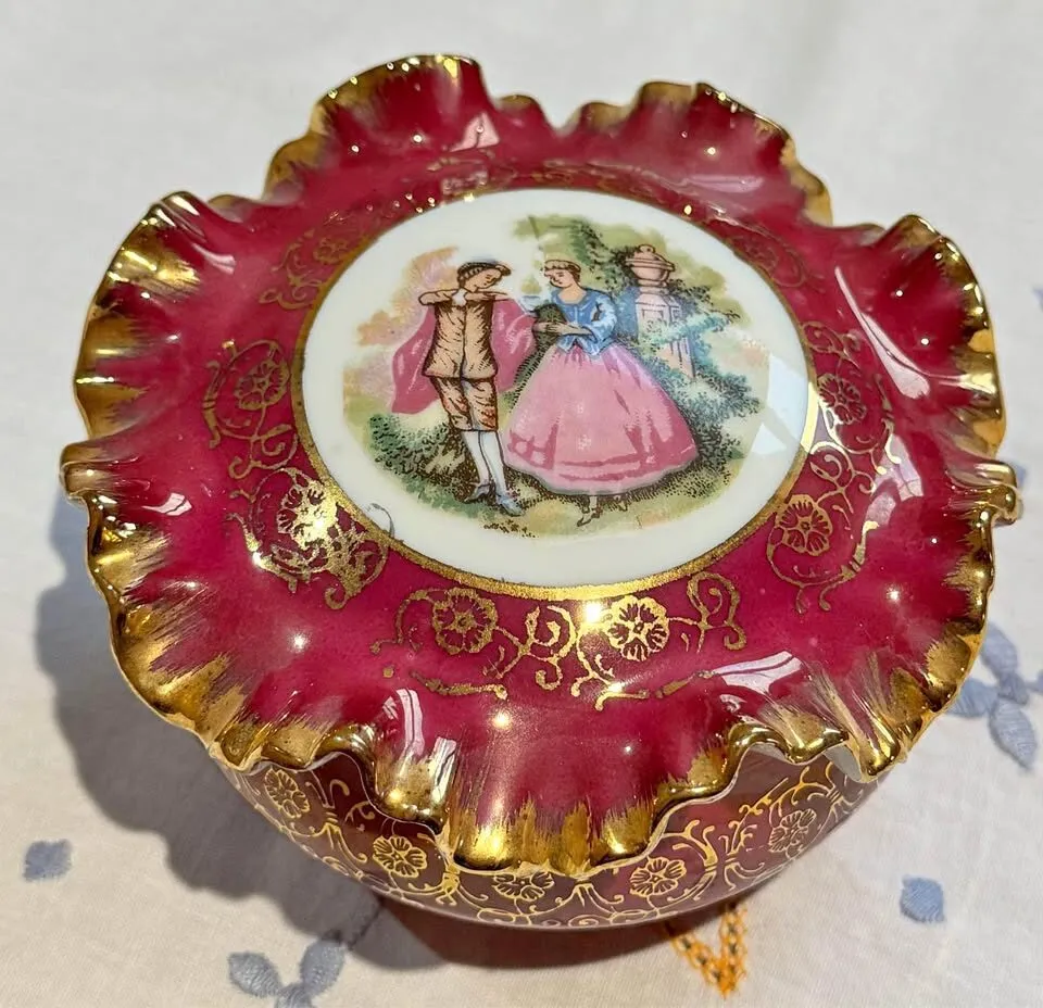 Vintage porcelain trinket box made in Japan - photo 1
