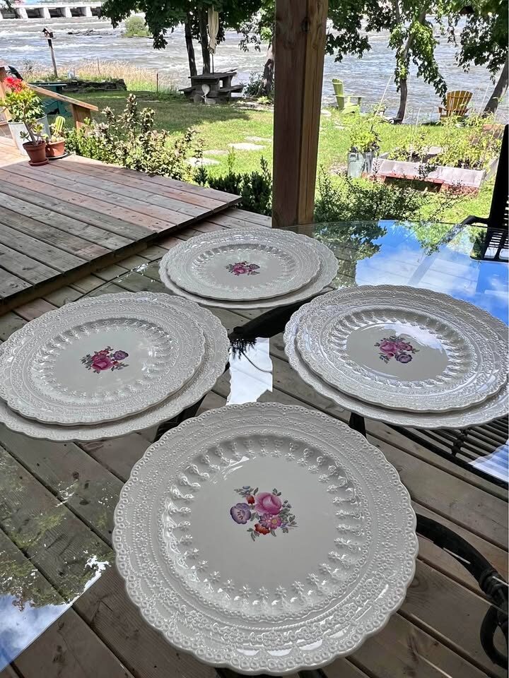 Spode Copeland “Claudia” Dinner Plates Partial Set