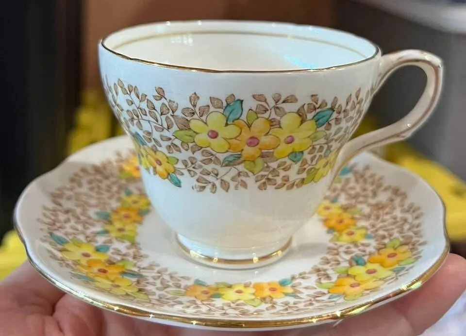 Collectible Paragon Aynsley Nippon Teacups and Saucers - photo 2