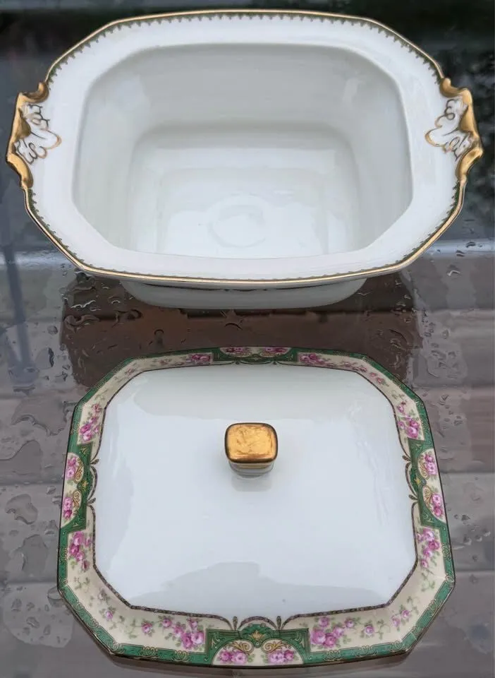 Pristine Antique T&V Limoges "La Cloche" Covered Tureen (c. 1892-1907) - photo 4